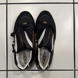 Umbro Women’s Black and Gold Soccer/Athletic Shoes Size 6